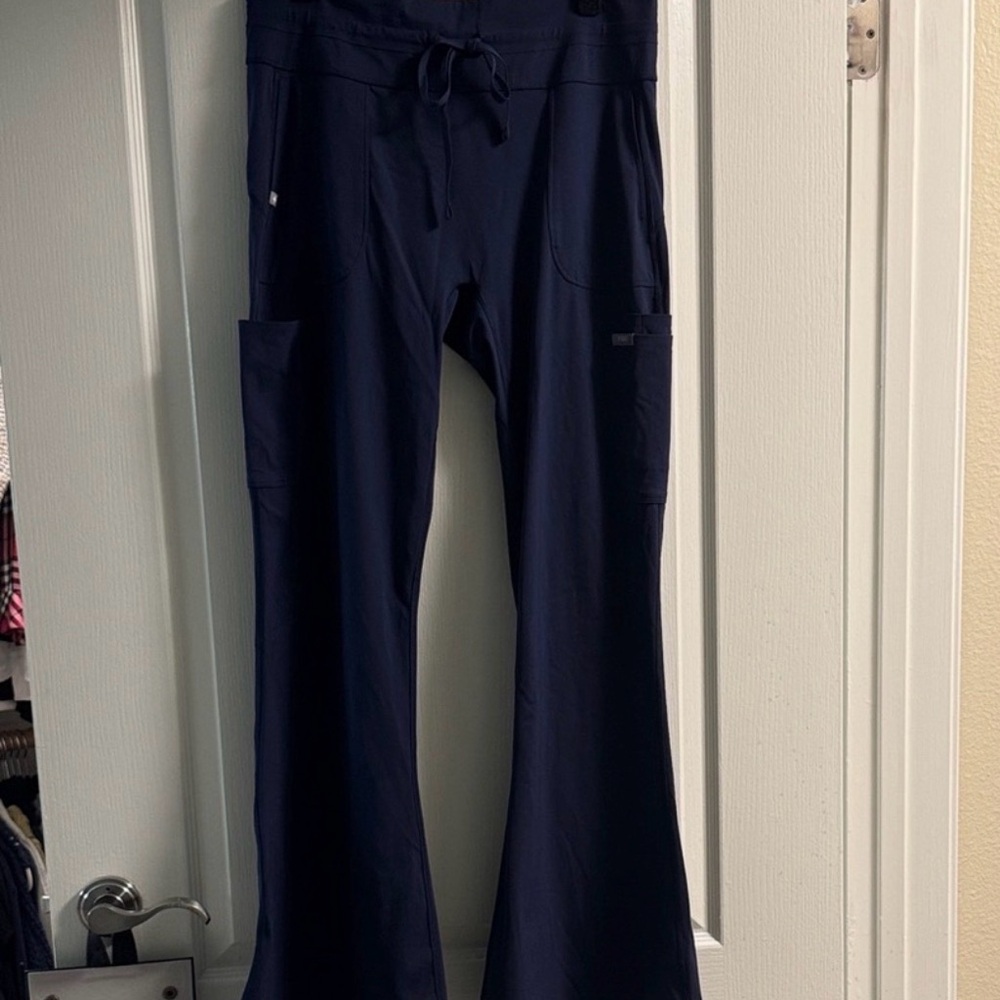 Figs Seville stretchy boot cut scrub pant